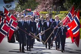 Sjuttonde maj, norges nationaldag, firas med parader och flaggviftande. Vill Du Ha Demokrati Var Nationalist Samtiden