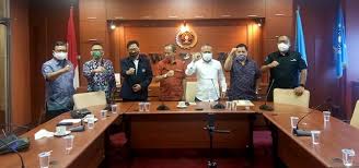 Jangan lupa untuk cicipi makanan khas jambi yang unik dan lezat. Pwi Jambi Klarifikasi Kunjungan Silaturahmi Dialogpublik Com