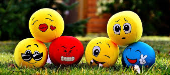 La diff&eacute;rence entre les emojis, les &eacute;motic&ocirc;nes et les smileys ? | En couple
