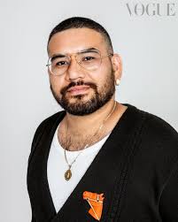 Gracias @karlamartinezdesalas y @majogonzalvez por incluirnos en este  portafolio de creativos Latinos celebrando el aniversario de @voguemexico  💗 🥹fotografías de @stefanruizphoto 🫶🏽 #Vogue25 Thank you Karla and Majo  for including us in