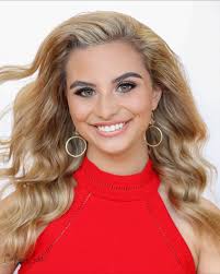 Laura Bankston's Instagram, Twitter & Facebook