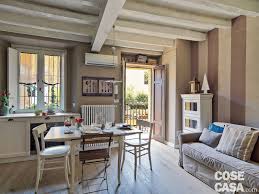 Ce Studio De 32m2 A Milan A Trouve Son Second Souffle En 2020 Decoration Cuisine Maison Interieur Maison
