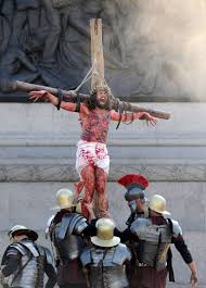 Passion of the christ crucifixion scene. Christ S Crucifixion Recreated At London S Trafalgar Square Photos