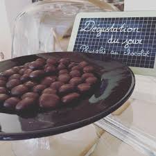 Degustation Du Jour Physalis Au Chocolat L Acidite Du Fruit Et La Douceur Du Chocolat L Association Parfaite Mademoisellevrac Roya Food Vegetables Beans