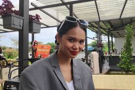 Nurulain edruce (lahir 4 agustus 1991; Kongsi Gambar Dicium Suami Ain Edruce Buntu Dikecam Netizen Twitter Dah Jadi Toksik Orang Tak Tahu Agaknya Saya Dah Kahwin Hiburan Mstar