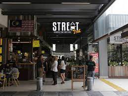 They actually parked an antique car here. Streat Thai Jaya One Restaurants In Seksyen 17 Kuala Lumpur
