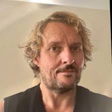 PULL-THROUGH VARIATION! 🔥🔥🔥 I've been trying all sorts of glutes  exercises in the past year looking for the one that worked for me. 💯 One  of those is the PULL-THROUGH