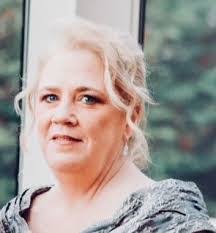 Danielle Osowski's Instagram, Twitter & Facebook