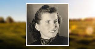 Elisabeth Meyer's Instagram, Twitter & Facebook