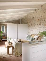 La Renovation D Une Maison Catalane Aux Murs De Pierres Et A La Decoration Contemporaine Planete Deco A Homes World Mur En Pierre Deco Maison Interieur Deco Maison