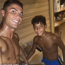 Conta paródia para o garoto mais bonito no mundo #cristianojr ♔. Cristiano Ronaldo Shares A Sweet Selfie With Son Cristiano Jr 11 Daily Mail Online
