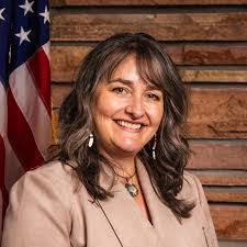 Shannon Ladner's Instagram, Twitter & Facebook