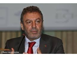 For many years, crato was a researcher and professor in the united states. Ex Ministro Nuno Crato Lamenta Acusacoes Irresponsaveis E Falsas De Secretario De Estado Da Educacao Acoriano Oriental
