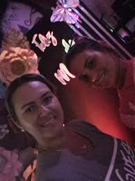 Where did Fernando find this entrance? 😅 I need this its so beautiful!! I  also like their clothes 🥰