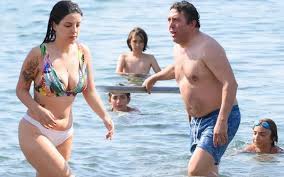 Emre Kinay Sevgilisi Ile Bodrum Da