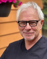 Hearties, we have very sad news: our brilliant and generous friend, When  Calls the Heart director Neill Fearnley, passed away