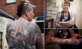 Taylor daniel lautner (born february 11, 1992) is an american actor, voice actor, model, and martial artist. Meet The Tattooed Twihard Who S Spent Thousands Getting Robert Pattinson Inked All Over Her Body Daily Mail Online