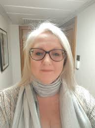 Easy hairstyles for women over 50