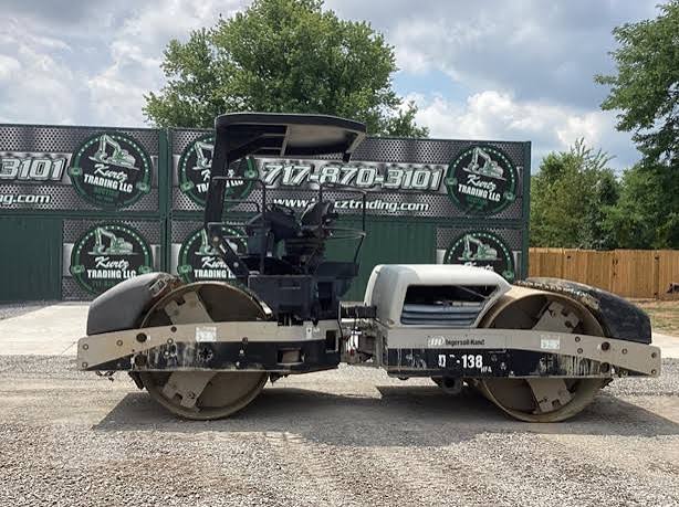Ingersoll Rand DD138HFA Smooth Drum Roller