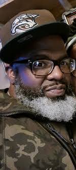 Damian Forde's Instagram, Twitter & Facebook