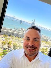 Kris Lundgren's Instagram, Twitter & Facebook