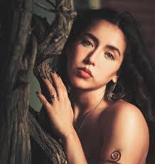 Eva Humphreys's Instagram, Twitter & Facebook