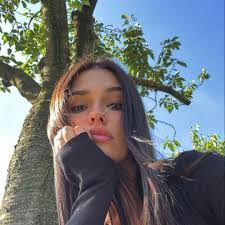 Nancy Campa's Instagram, Twitter & Facebook