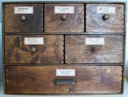 This epic diy buffet apothecary cabinet reveals you can have your dream cabinet for only $600! Diy Apothecary Box Manualidades Tutoriales De Manualidades Cajonera Antigua