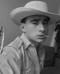 Magdalena Ray's Instagram, Twitter & Facebook