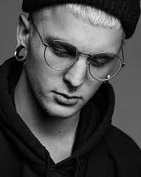 Lee Bormann's Instagram, Twitter & Facebook