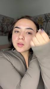 Jaclyn Hansen's Instagram, Twitter & Facebook