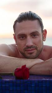 Bachelor 2018: Daniel Völz sah früher KOMPLETT anders aus!