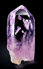 Pin By Mei Kim Phua On Different Styles In 2020 Minerals Crystals Rocks Crystals And Gemstones Minerals And Gemstones