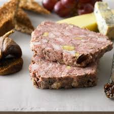 Cuisine az vous livre la recette d'un plat très apprécié et surtout extrêmement raffiné, qui vous permettra d'émerveiller vos invités lors de votre. Une Terrine Campagnarde Mode D Emploi En Video Femme Actuelle Le Mag