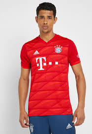 Os primeiros 45 minutos ficaram marcados, não por um nervoso miudinho do bayern munique, mas alguma pressa em tentar resolver o jogo o mais cedo. Vazam Imagens Da Nova Camisa Do Bayern De Munique Para Temporada 2019 2020 Alemanha Futebol Clube