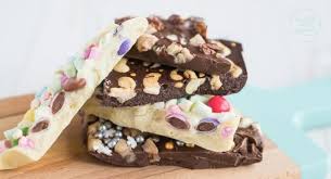 Selbstgemachte Schokocrossies Backen Macht Glucklich Rezept Schokolade Selber Machen Backen Macht Glucklich Lebensmittel Essen
