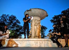 Det længste danske ord, der faktisk bruges på dansk, er speciallægepraksisplanlægningsstabiliseringsperiode (det vil vi øve os på at sige hurtigt, når vi. Dc Protesters Again Call For Transparency Police Reform After Deon Kay S Killing