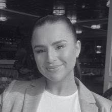 Erica Schecter's Instagram, Twitter & Facebook