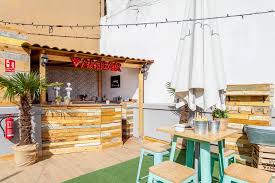 Consulta aquí los precios para alquilar mobiliario de diferentes estilos para bodas y celebraciones actuales, rústicas o vintage en valencia. Balcones Para Fallas Espacios Fallas Espacios Eventos Valencia