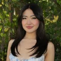 Adeline Harrington's Instagram, Twitter & Facebook