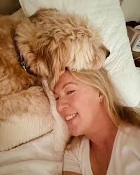 Hannah McKinnon (@hannahmckinnonwrites) • Instagram photos and videos