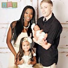 Black And White Mixed Race Kids Happiness Is Not A Matter Of Color But The Commonality Of Human Needs And Experience Of Love Family An Interracial Family Interracial Couples Interracial Love