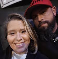 Donna Sisco's Instagram, Twitter & Facebook