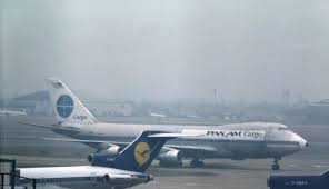 N903pa Pan Am Cargo Boeing 747 123f Taxiing Past Car Park 2 At London Heathrow In Ex Flying Tigers Bare Metal Finish Boeing Boeing 747 American Airlines