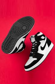 Wmns Air Jordan 1 High Og Twist Cd0461 007 2019 In 2020 Jordan Shoes Girls Jordan Shoes For Sale Nike Air Shoes