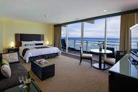 Kaimana Beach Hotel Rooms Suites In 2021 Beach Hotel Room Kaimana Beach Hotel Waikiki Hotels