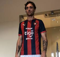 Se defender bem, construir transições em velocidade e finalizar a jogada o mais rápido possível.apesar do placar só ter sido inaugurado no segundo tempo, o flu construiu chances claras. Venta Camiseta Cerro Porteno 2020 Precio En Stock