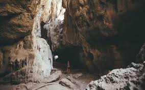 Selain bali dan lombok, ada labuan bajo di nusa tenggara timur (ntt). Batu Cermin Cave Labuan Bajo Flores We Seek Travel Blog