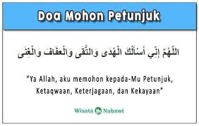 A muslim family comprised of all women is indoors in a living room. Kumpulan Doa Untuk Diri Sendiri