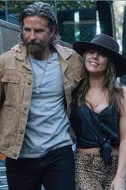 Juntos E Shallow Now Lady Gaga Se Muda Para Casa De Bradley Cooper Diz Revista Famosos Extra Online